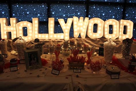  Hollywood Party, un mélange explosif de glamour hollywoodien et d'intrigues amoureuses endiablées !